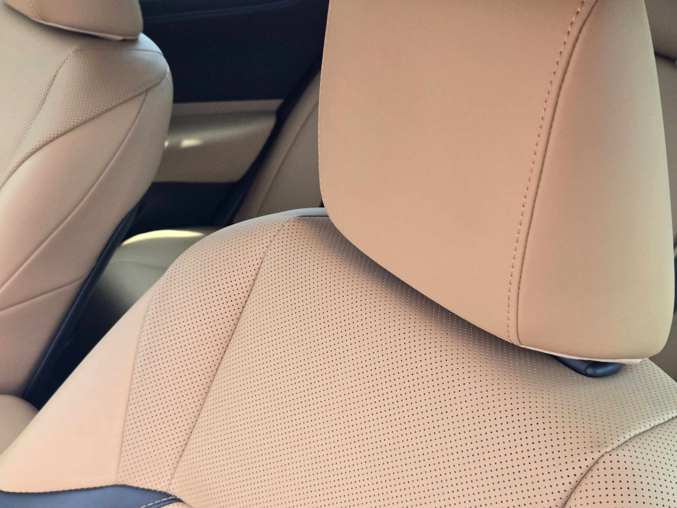 Used 2025 Lexus ES 350 w/ Premium Package FWD image 23