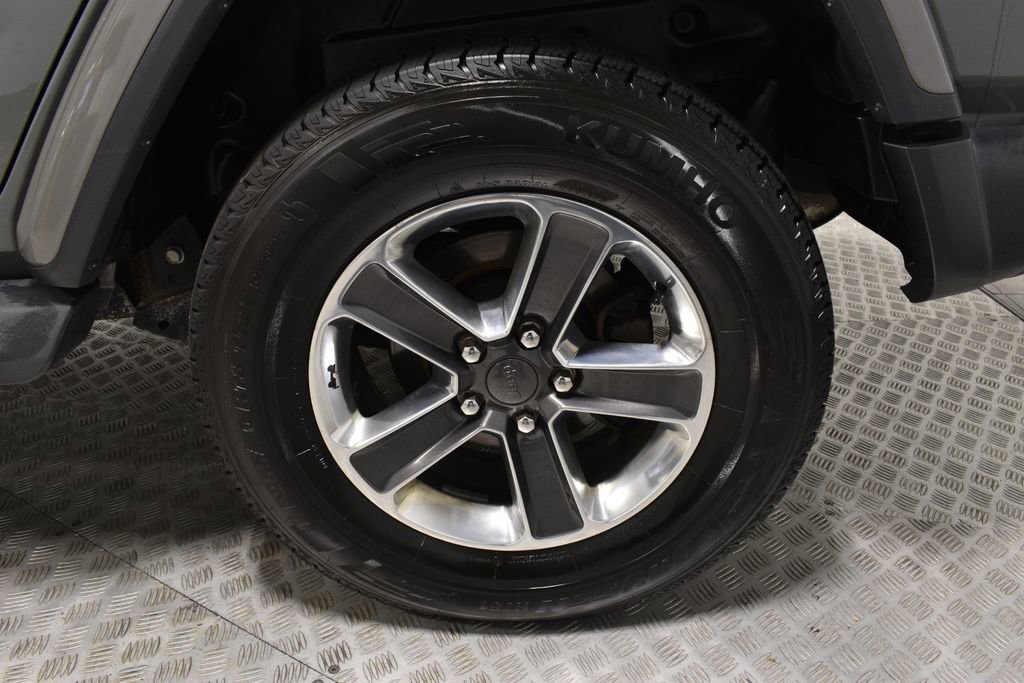 Used 2018 Jeep Wrangler Unlimited Sahara w/ Cold Weather Group image 36