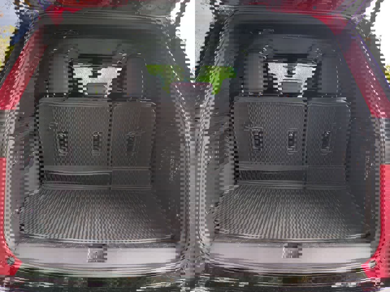 Used 2024 Chevrolet Traverse RS image 35