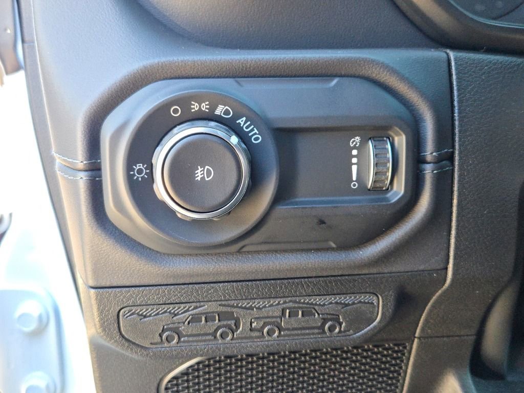 Used 2024 Jeep Wrangler Sahara w/ Safety Group image 25