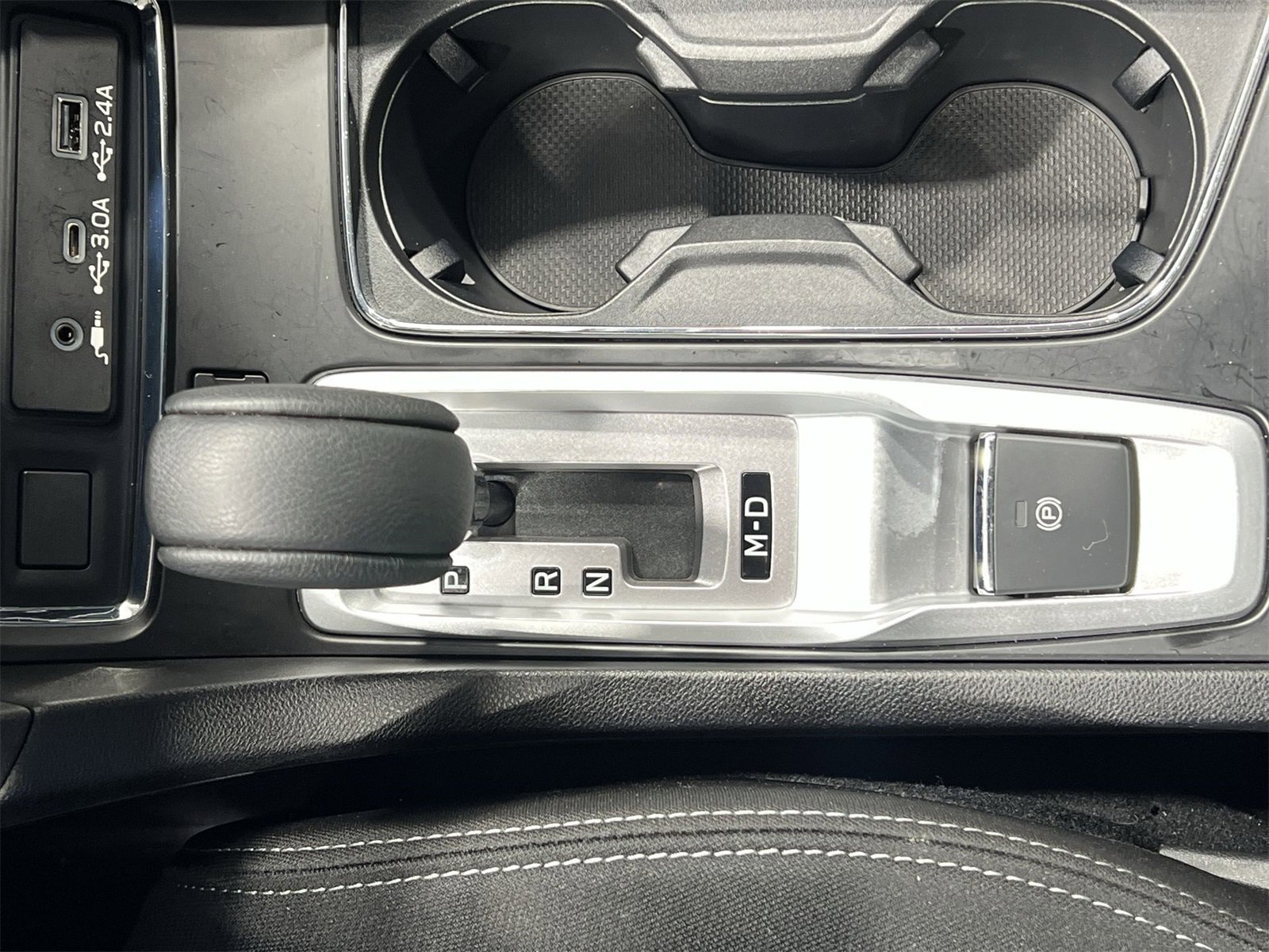 Used 2024 Subaru Ascent Premium w/ Convenience Package image 19