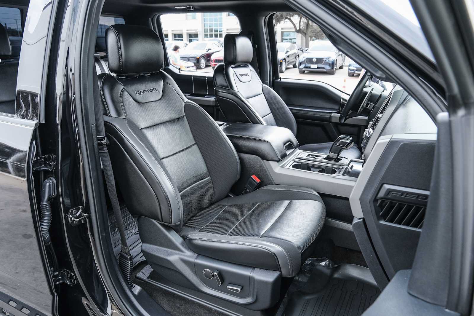 Used 2019 Ford F150 Raptor w/ Equipment Group 802A Luxury AWD/4WD image 28