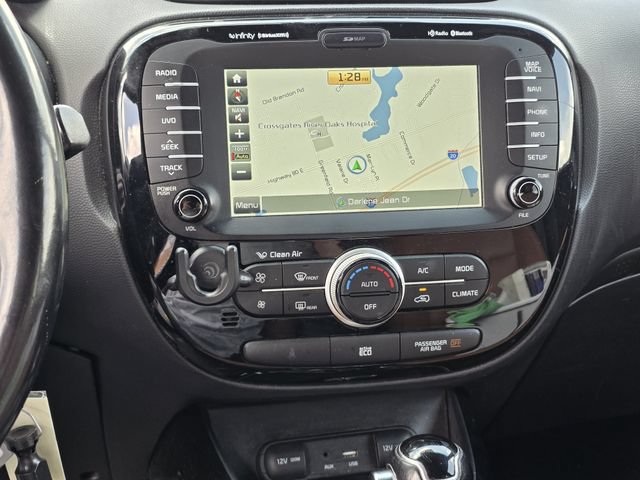 Used 2015 Kia Soul ! w/ Sun & Sound Package FWD image 6