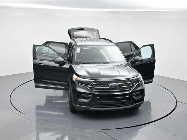 Used 2022 Ford Explorer XLT image 45