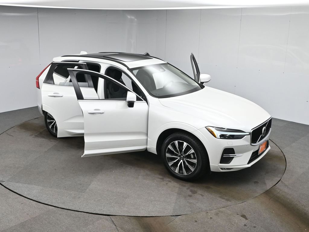 Used 2023 Volvo XC60 B5 Core image 47