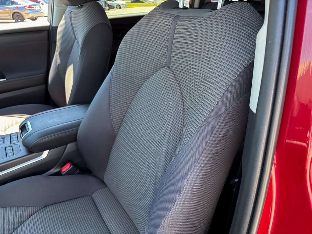 Used 2020 Toyota Highlander LE AWD/4WD image 20