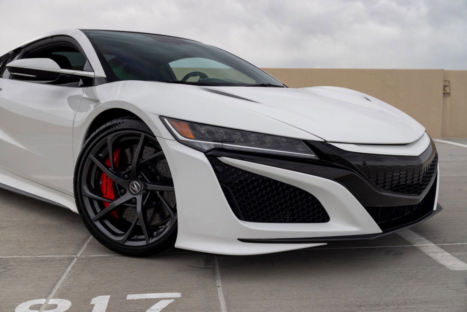 Used 2017 Acura NSX image 33