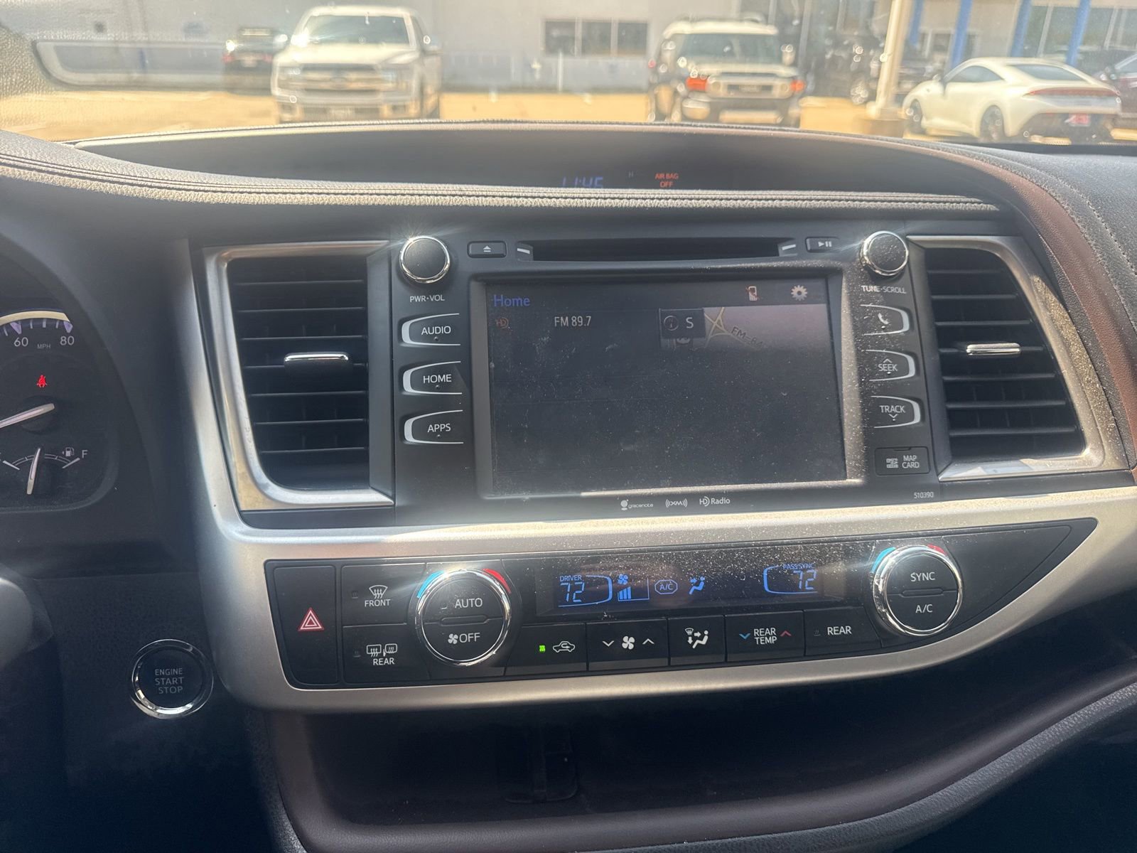 Used 2019 Toyota Highlander XLE image 15