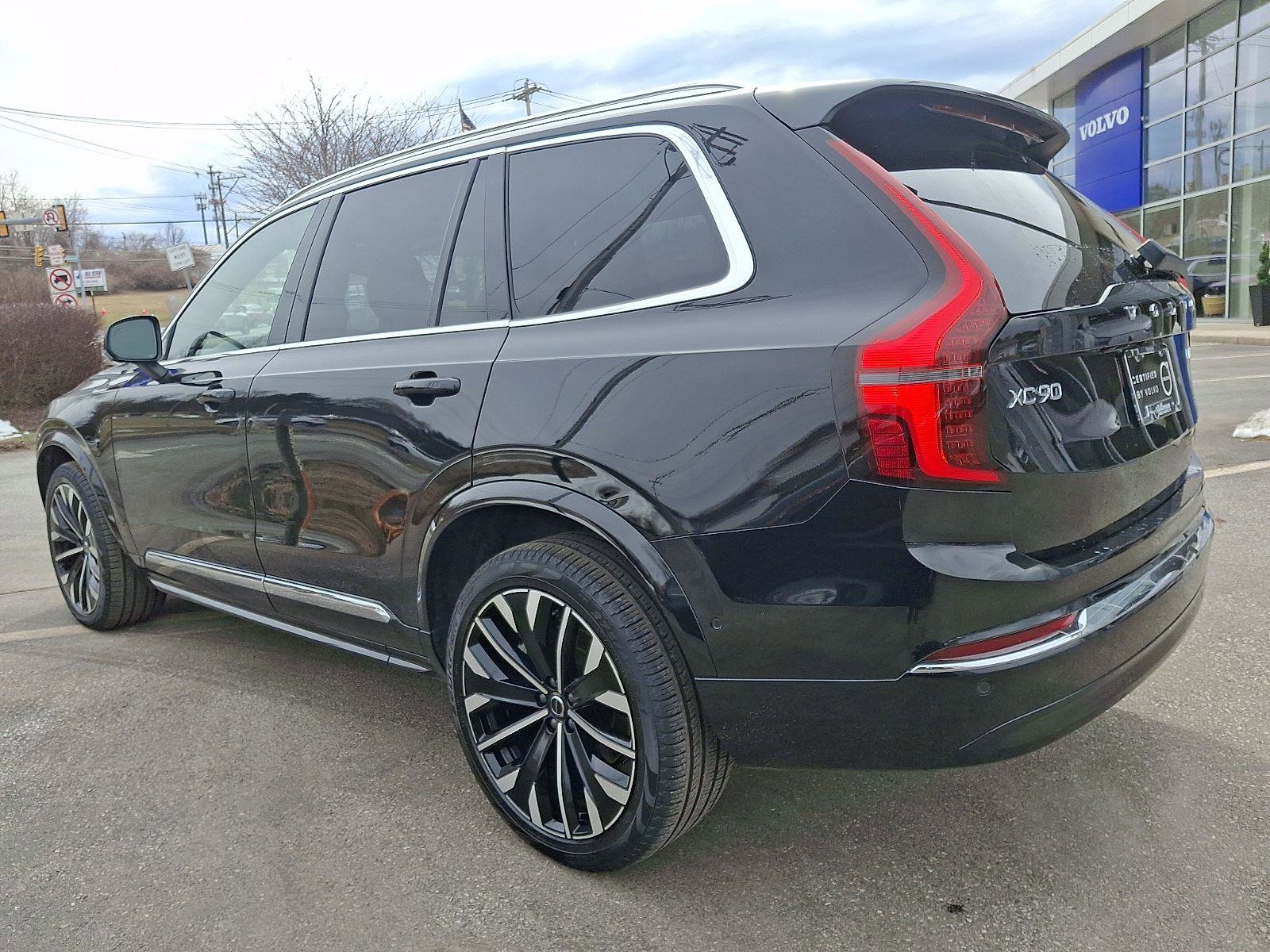 Certified 2025 Volvo XC90 B6 Plus image 4