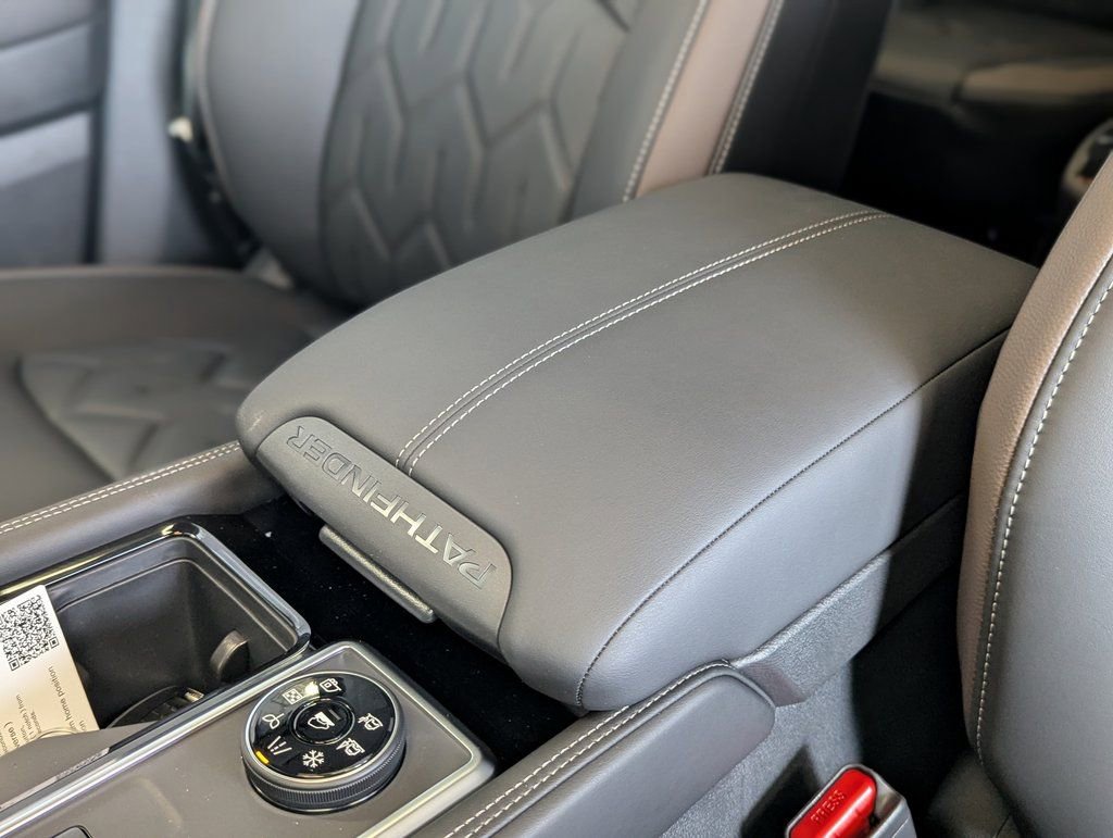 New 2026 Nissan Pathfinder Platinum image 26