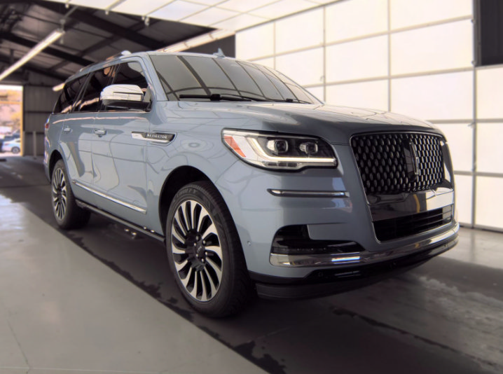 Used 2023 Lincoln Navigator Black Label AWD/4WD image 4