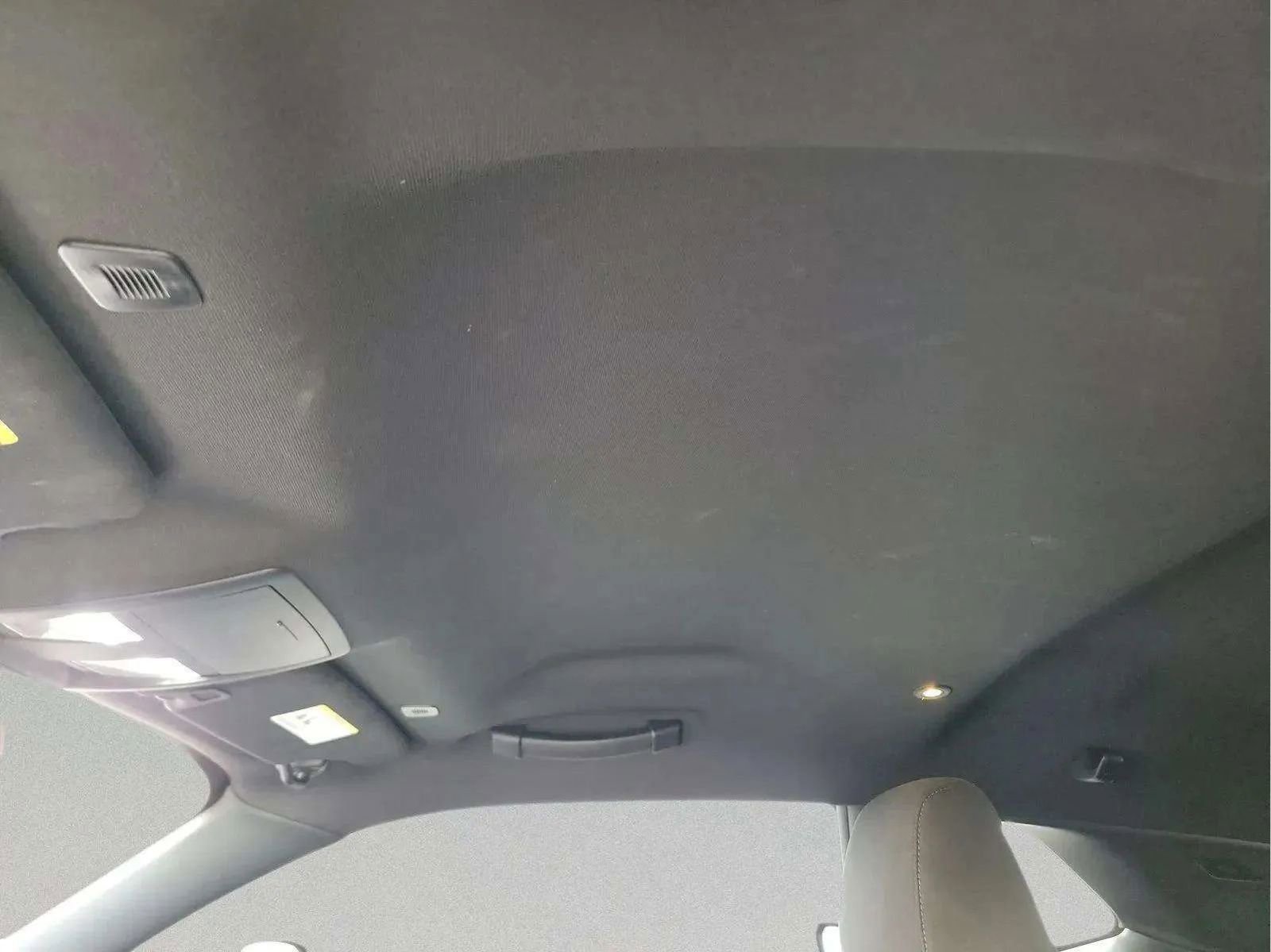 Used 2019 Dodge Challenger SXT image 9