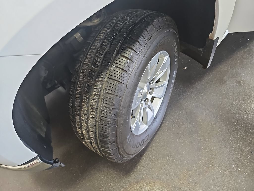 Used 2021 Chevrolet Silverado 1500 LT RWD image 30