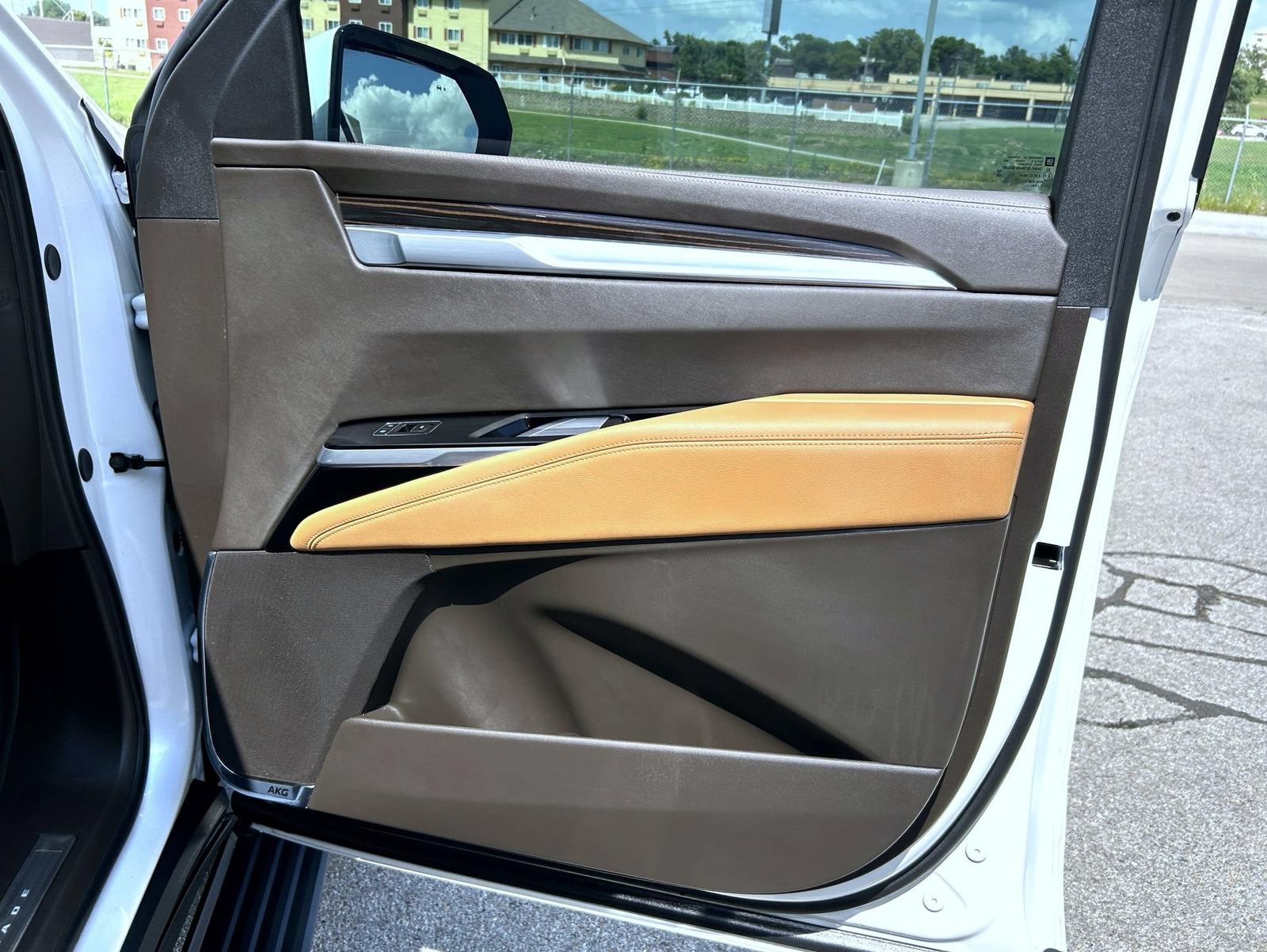 Certified 2025 Cadillac Escalade ESV Premium Luxury w/ Touring Package AWD/4WD image 18