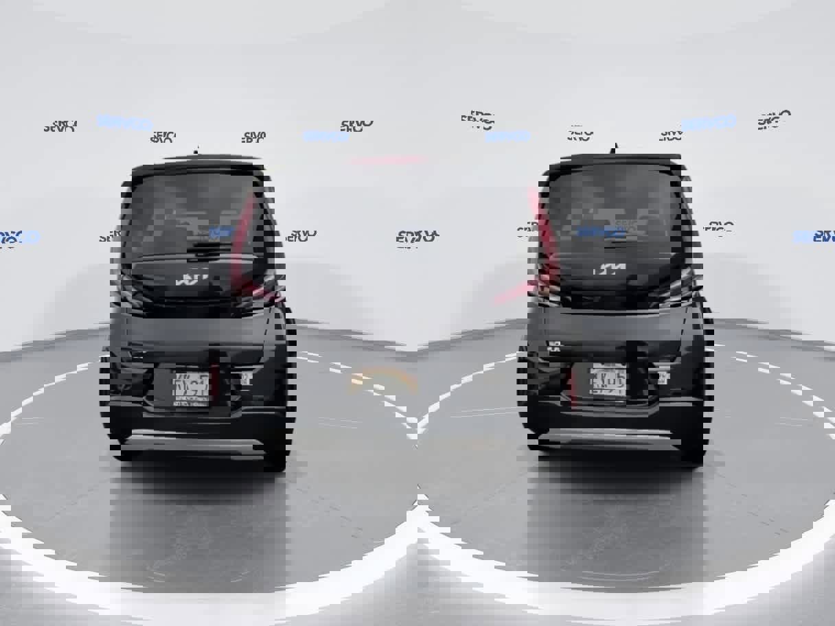 Used 2023 Kia Soul LX w/ LX Technology Package image 7