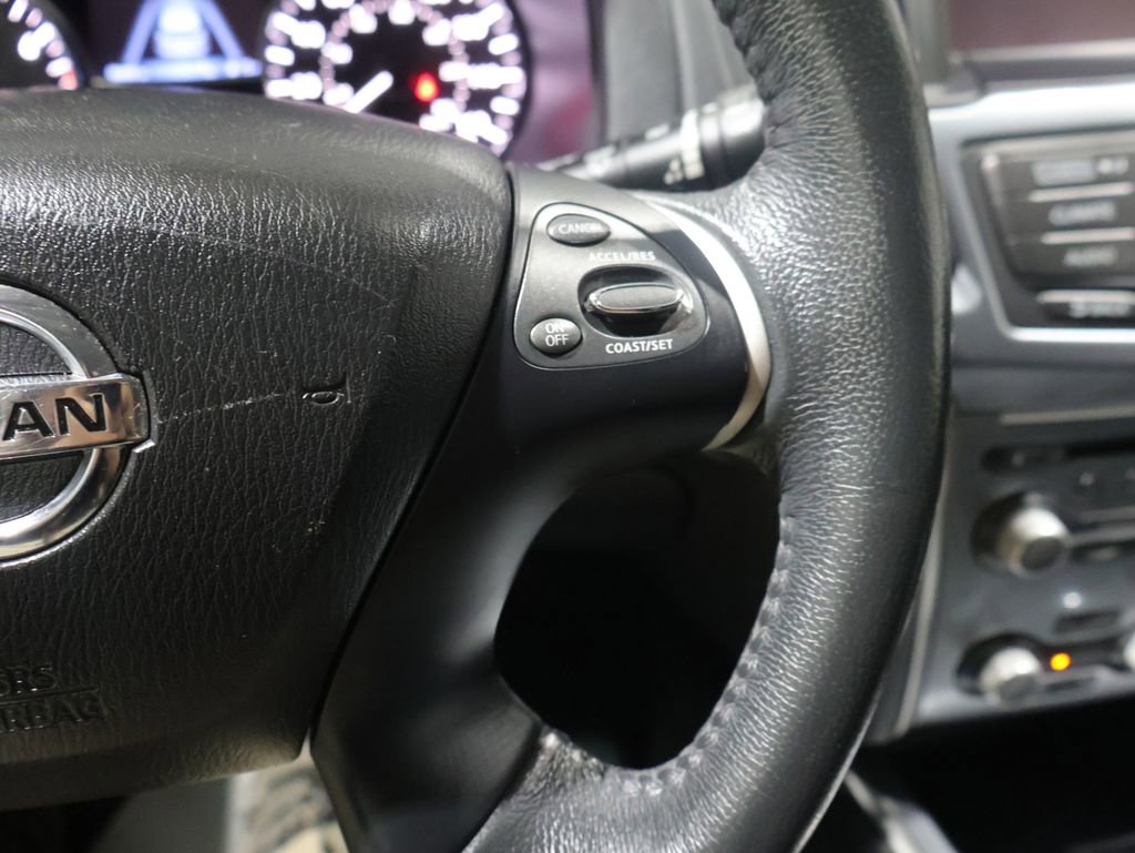 Used 2017 Nissan Pathfinder SL AWD/4WD image 34