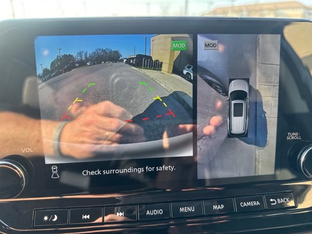 Used 2024 Nissan Pathfinder Platinum w/ Cargo Package image 17