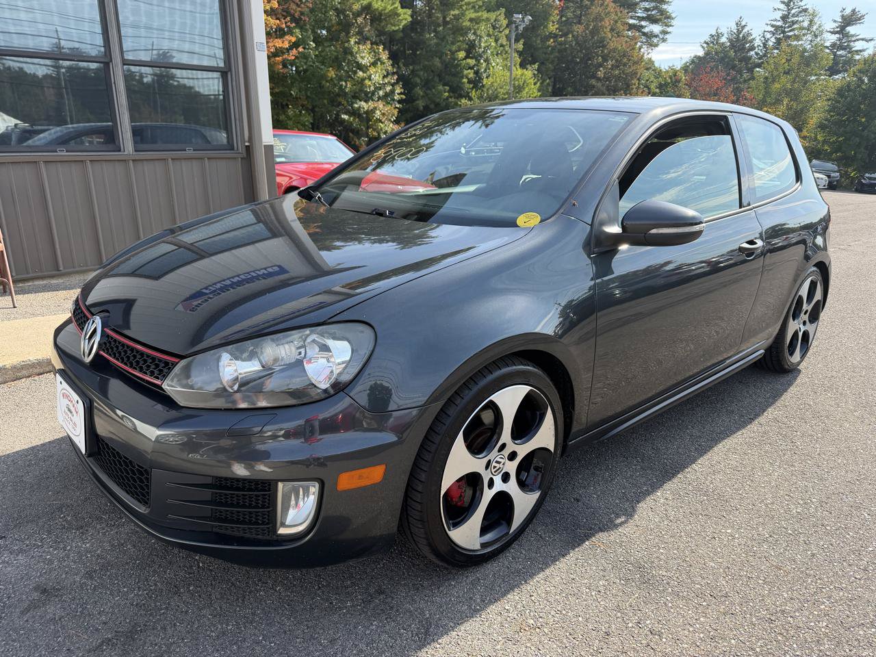 Used 2011 Volkswagen Golf 2-Door FWD image 1