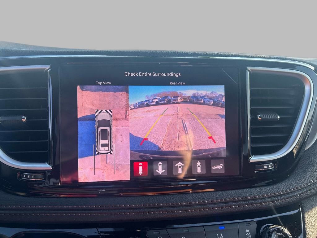 New 2026 Chrysler Pacifica Pinnacle image 11