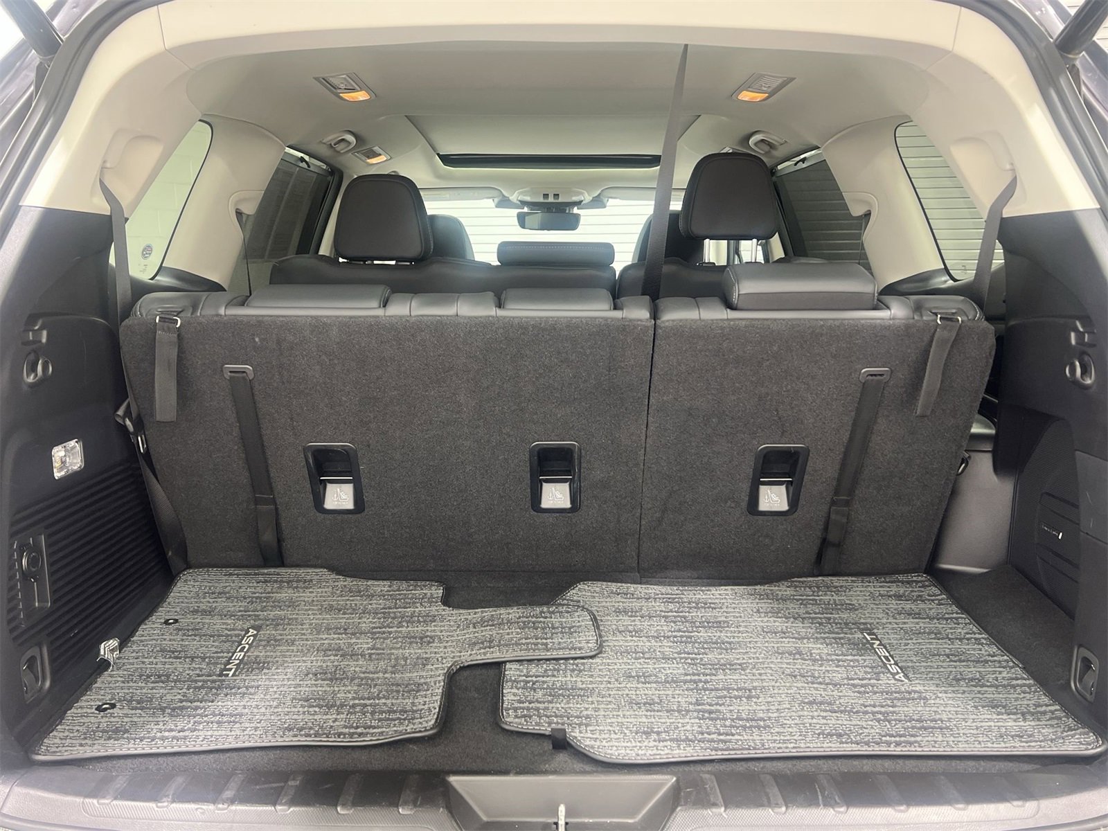 Certified 2024 Subaru Ascent Limited w/ Technology Package image 25