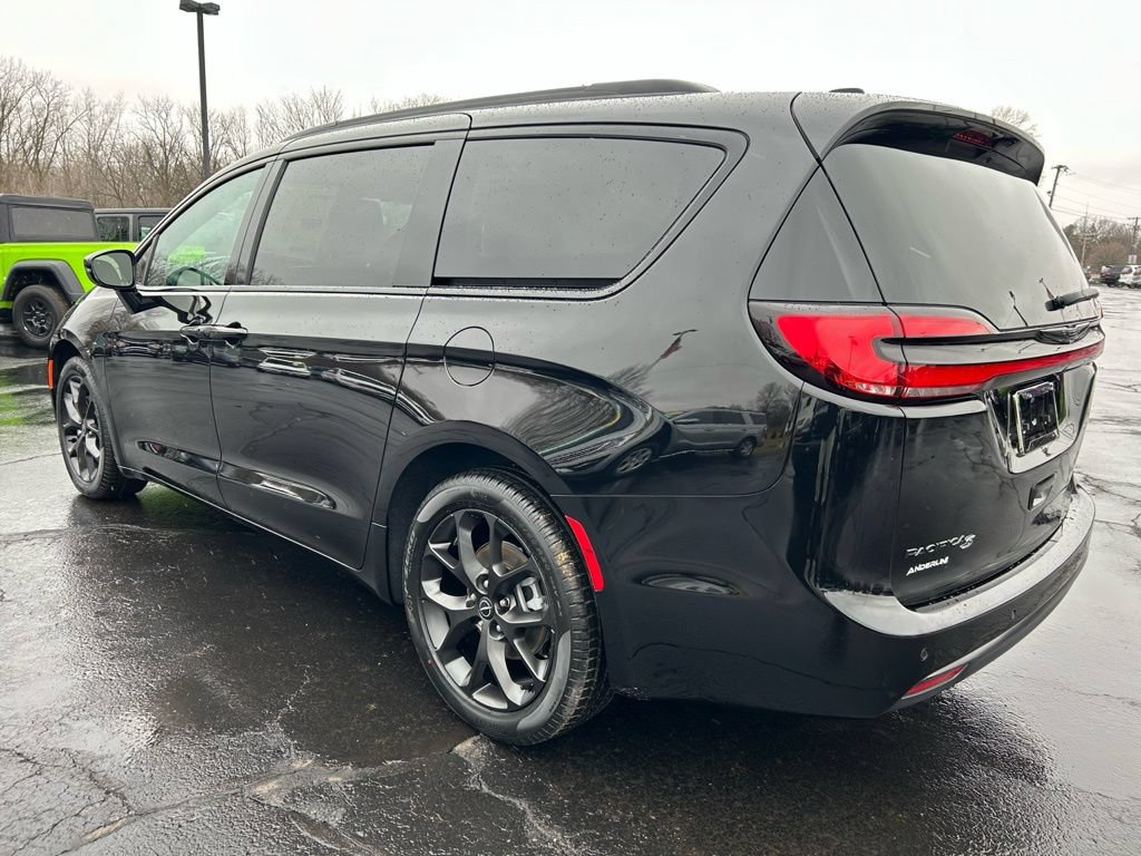 New 2026 Chrysler Pacifica Select w/ S Appearance Package FWD image 5