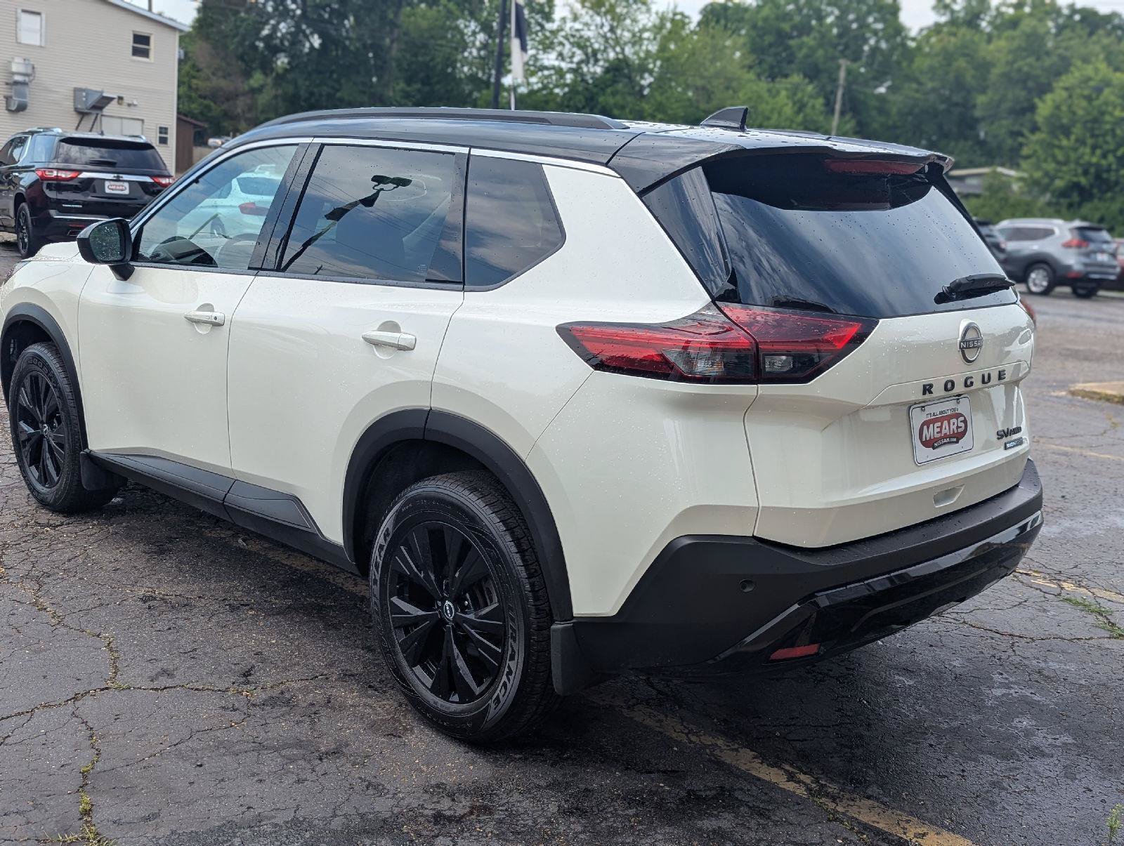 Used 2023 Nissan Rogue SV w/ SV Premium B Package AWD/4WD image 6