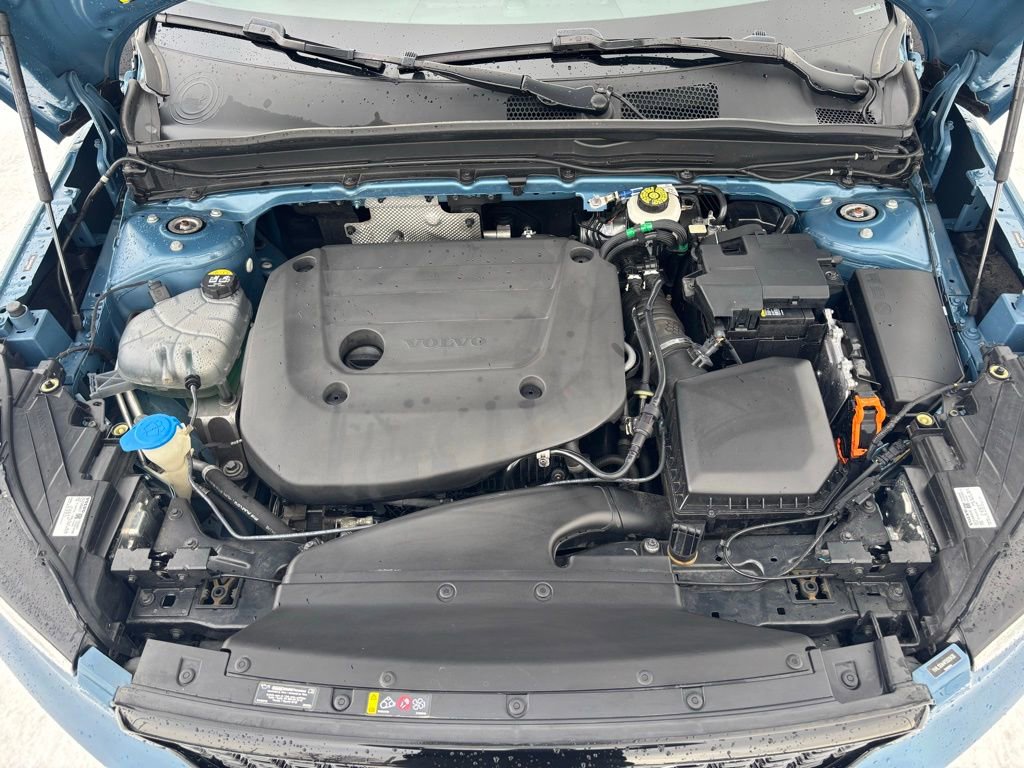 Certified 2023 Volvo XC40 B5 Plus w/ Driver Assist Package image 24