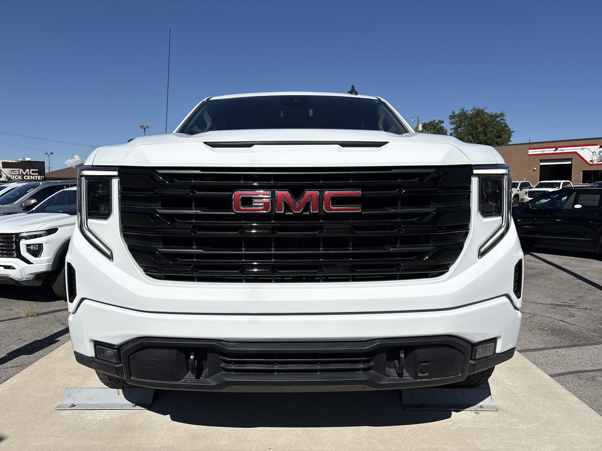 Used 2024 GMC Sierra 1500 Elevation w/ X31 Off-Road Package AWD/4WD image 16