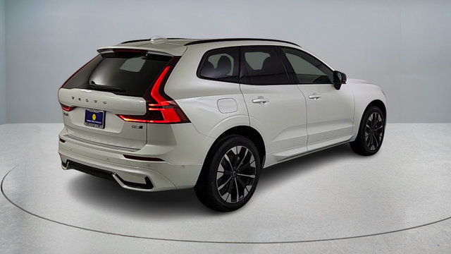 New 2026 Volvo XC60 B5 Plus w/ Protection Package Premier AWD/4WD image 7