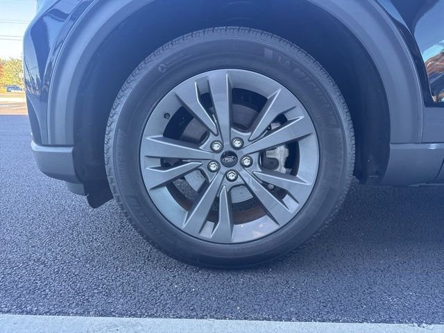 Used 2025 Ford Explorer Active w/ Active Comfort Package image 9