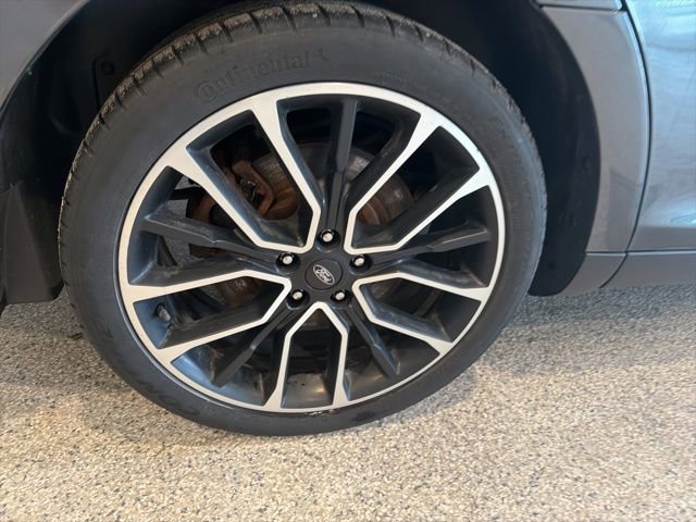 Used 2017 Ford Taurus SHO w/ Driver Assist Package image 6