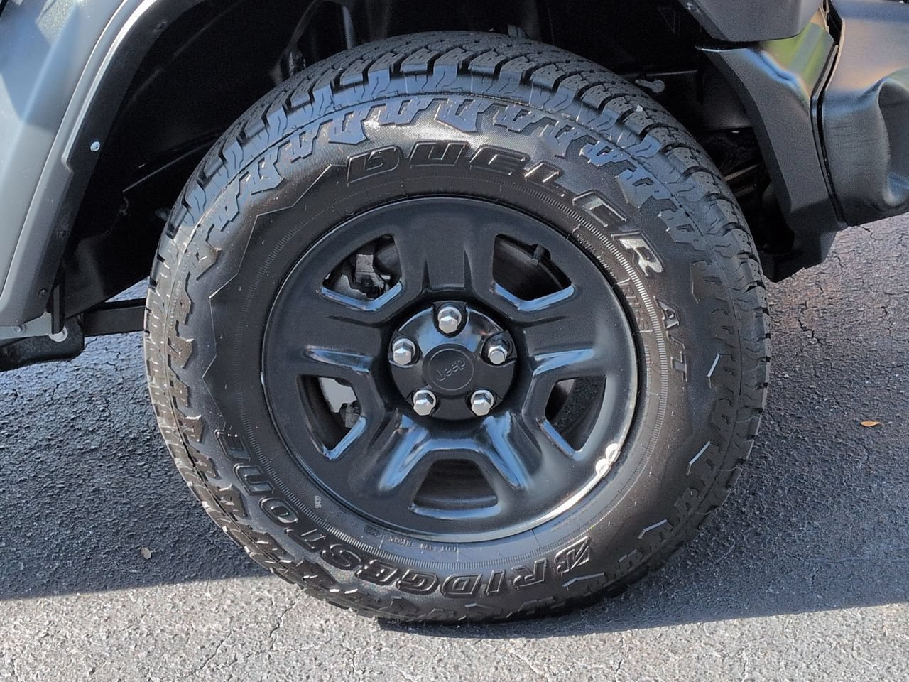 Used 2021 Jeep Gladiator Sport AWD/4WD image 11