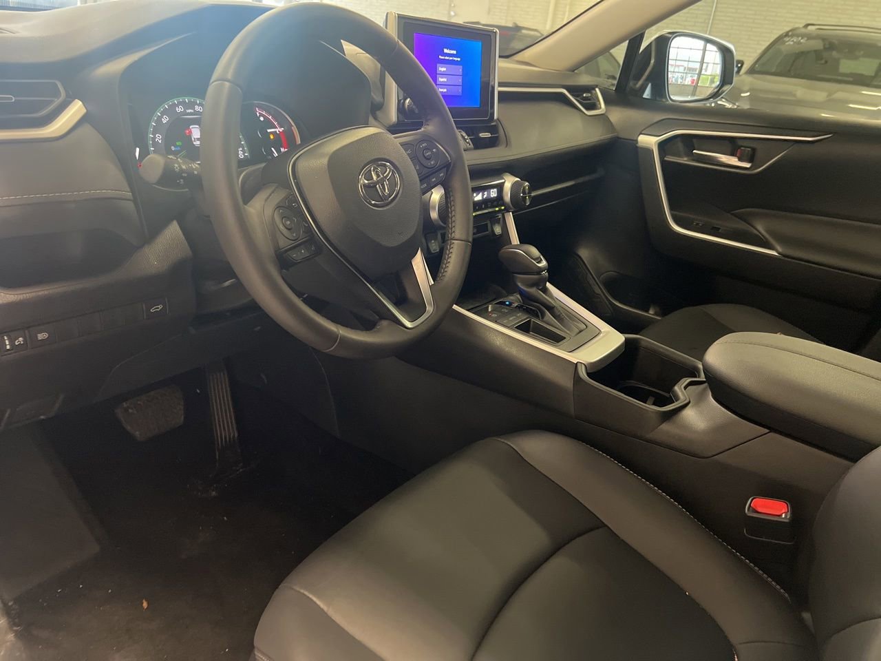 Used 2025 Toyota RAV4 XLE Premium FWD image 9