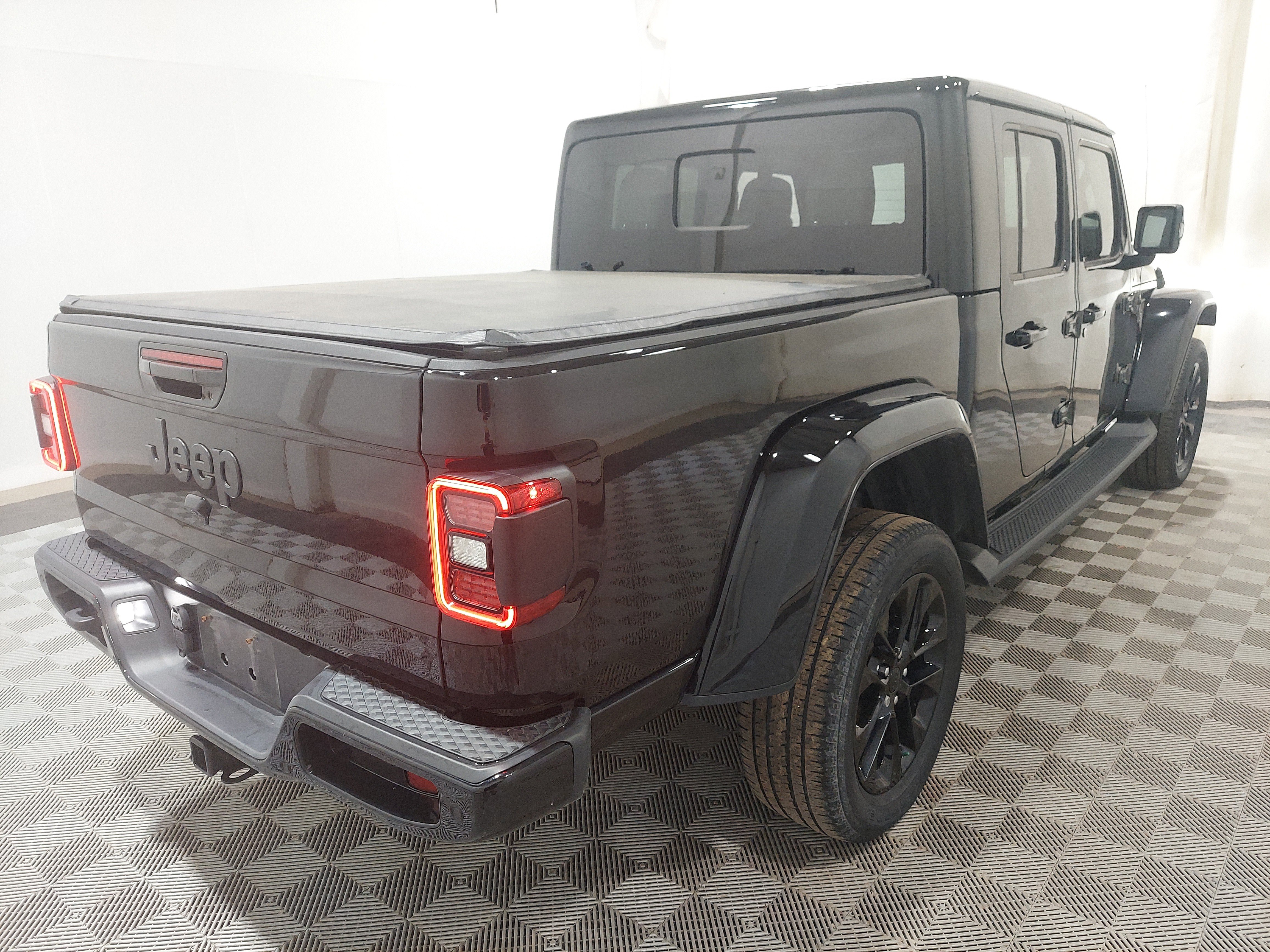 Used 2022 Jeep Gladiator High Altitude AWD/4WD image 3