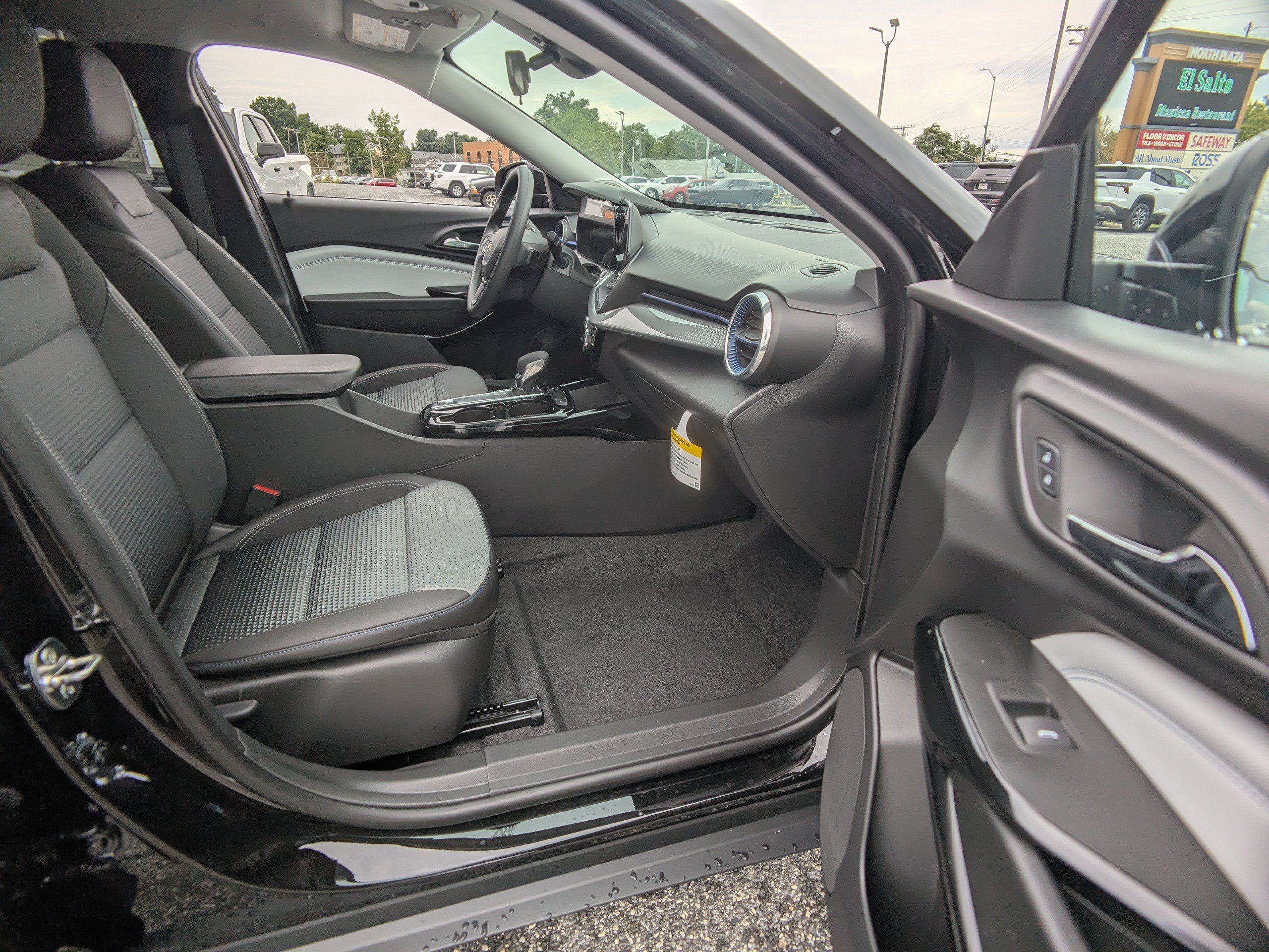 New 2026 Chevrolet Trax LT FWD image 10