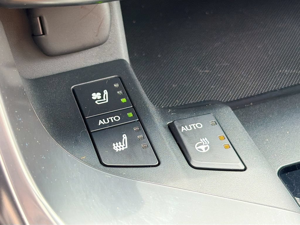 Used 2025 Lexus LX 600 4WD w/ Appearance Package image 19