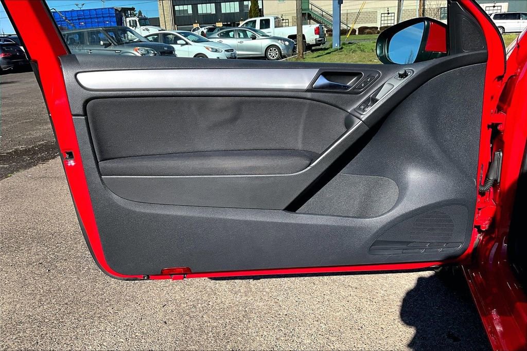 Used 2012 Volkswagen Golf 2-Door image 22