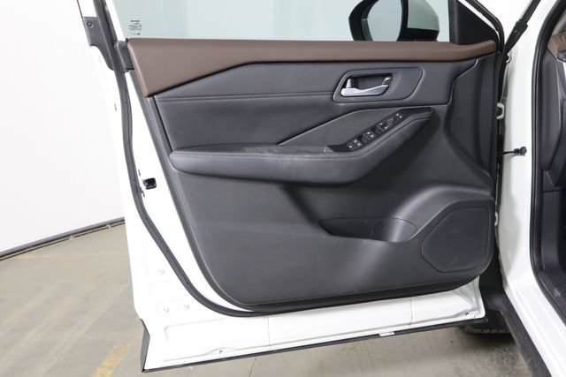 Used 2023 Nissan Rogue SV w/ SV Premium B Package FWD image 19