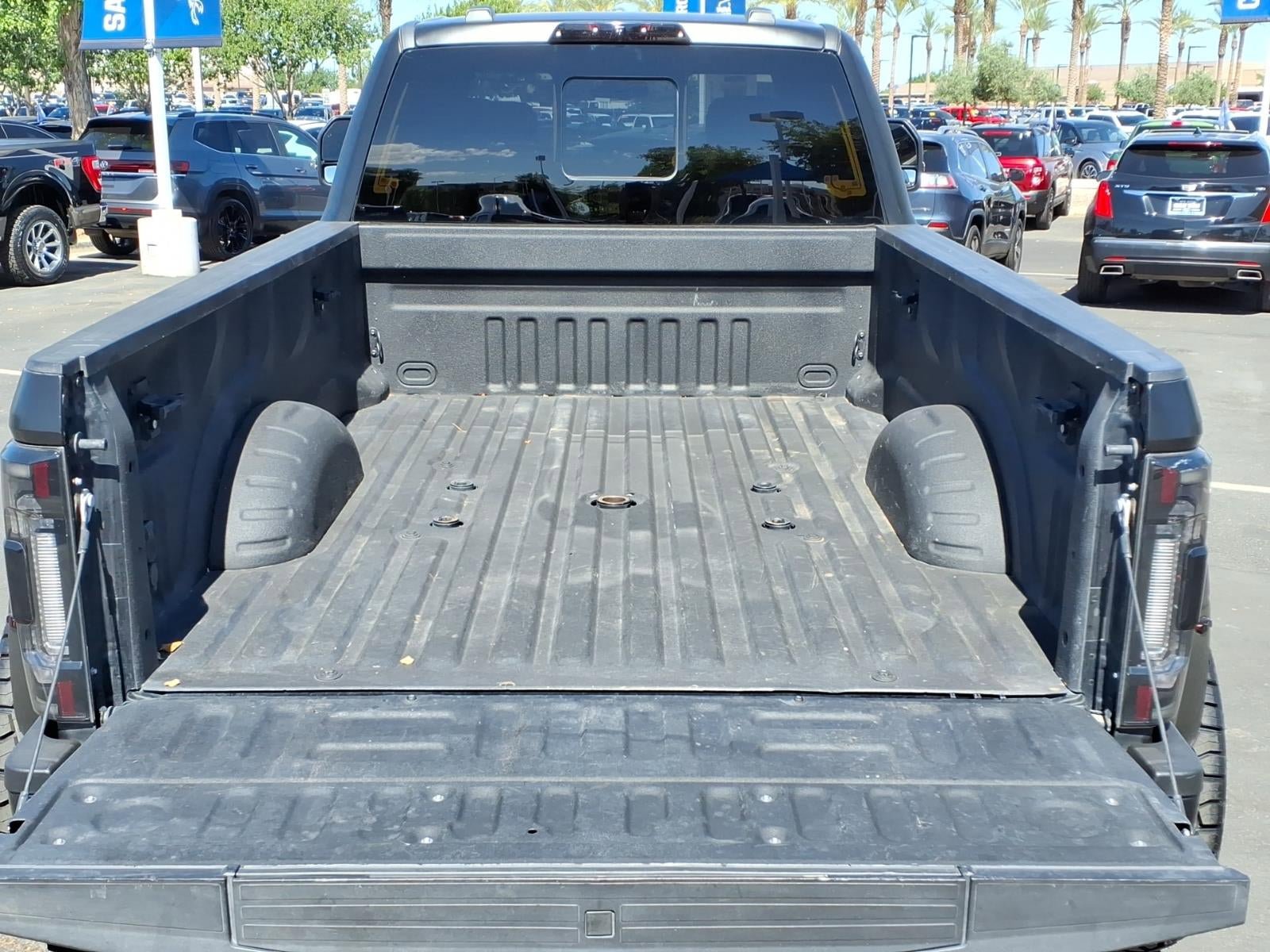 Used 2022 Ford F450 Platinum w/ FX4 Off-Road Package AWD/4WD image 17
