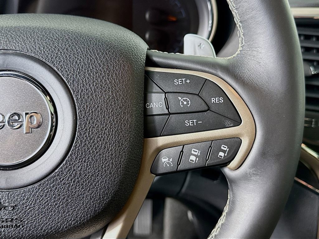 Used 2015 Jeep Grand Cherokee Overland w/ Advanced Technology Group image 12