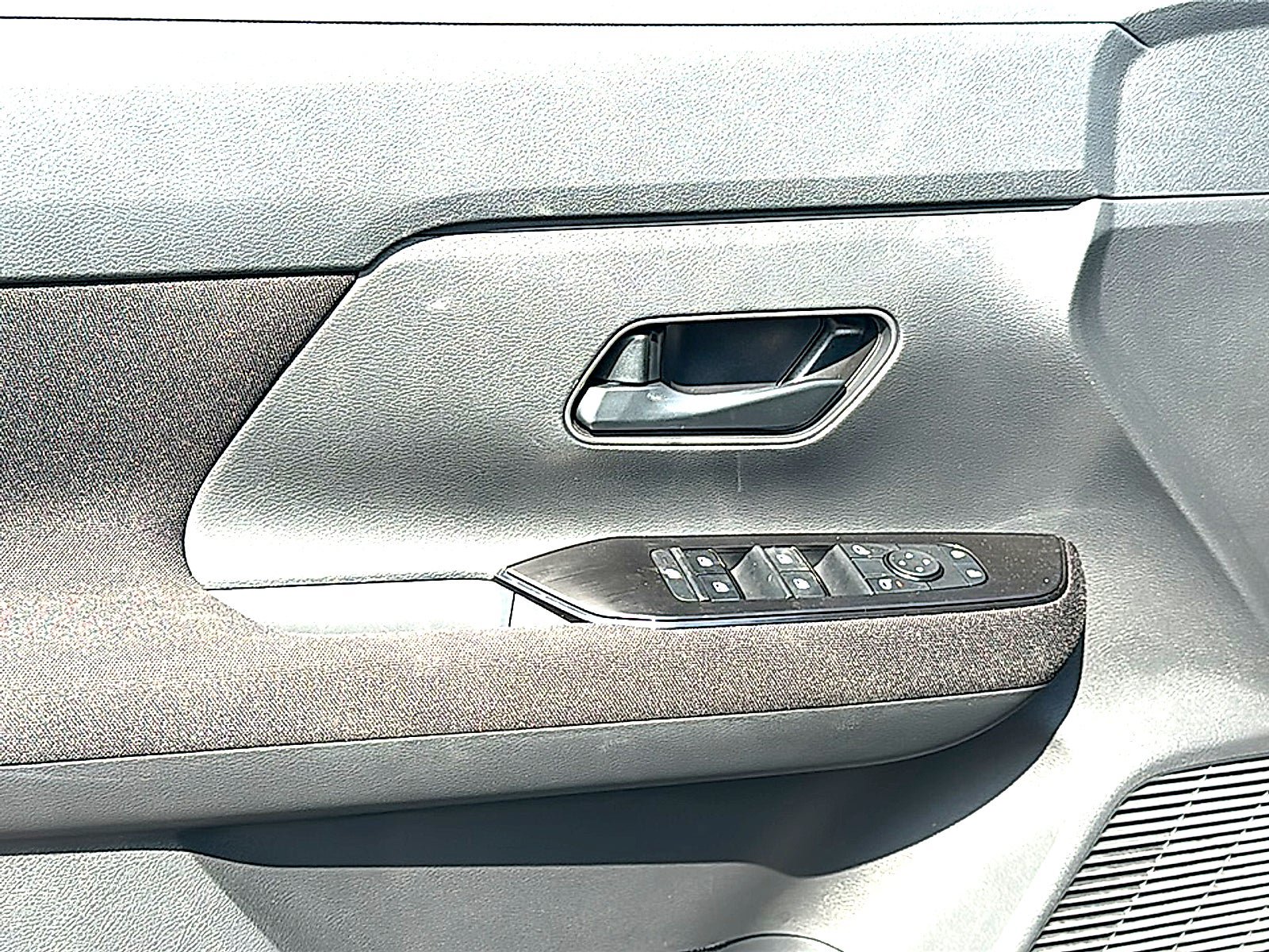 New 2027 Nissan Kicks S FWD image 13