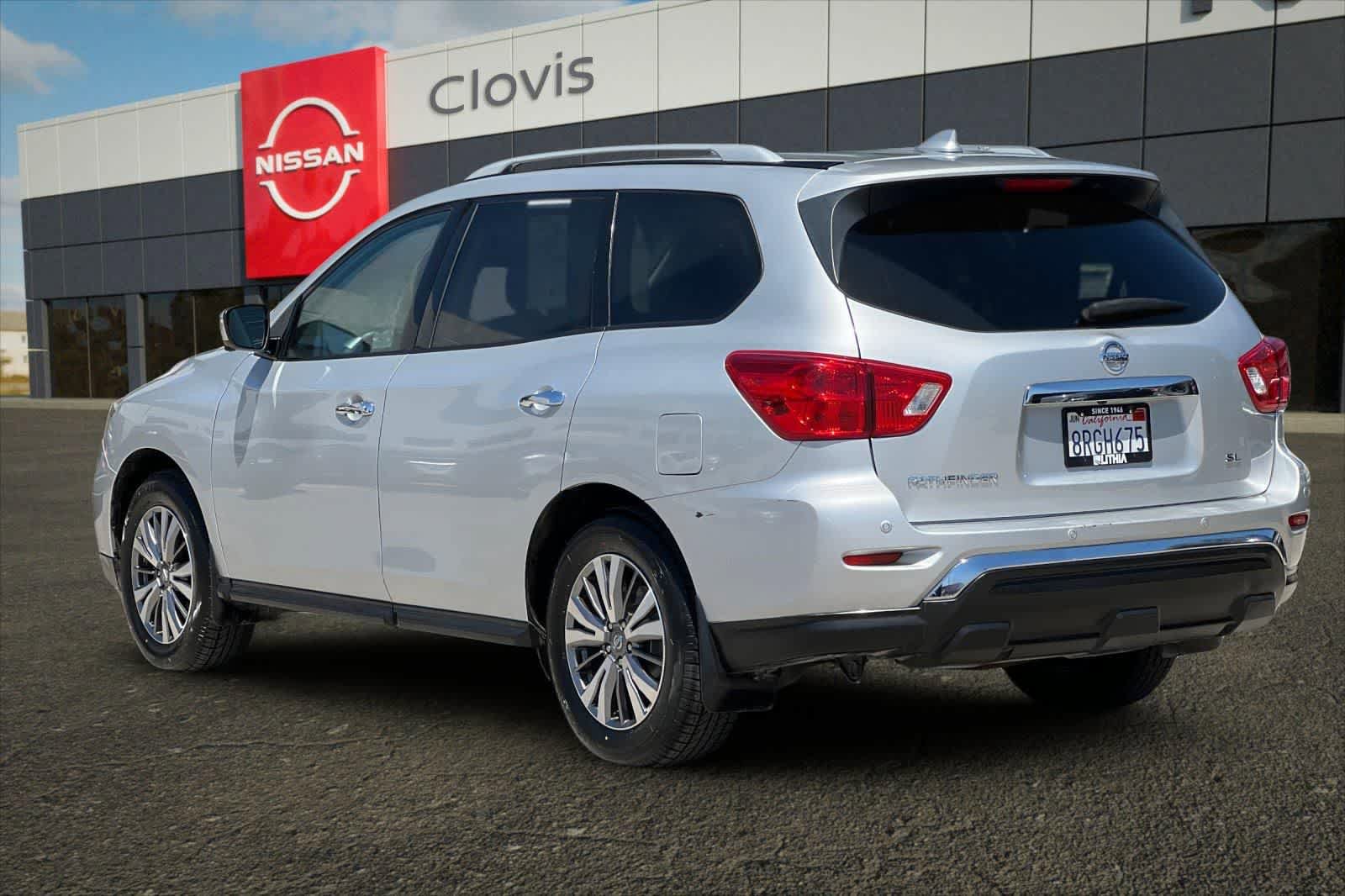Used 2020 Nissan Pathfinder SL FWD image 7