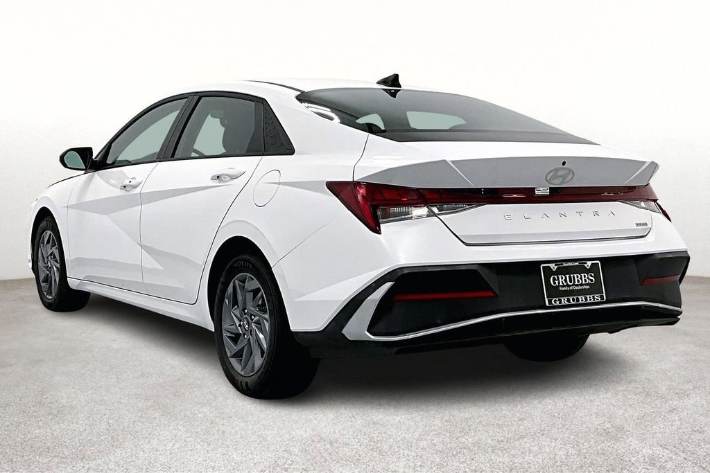 Used 2026 Hyundai Elantra Blue image 15