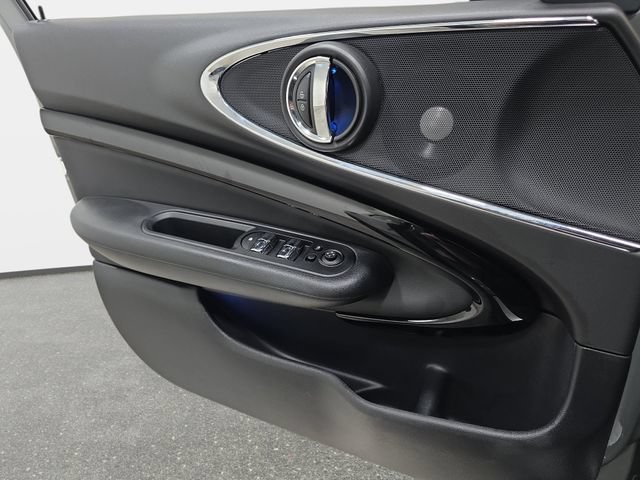 Used 2019 MINI Cooper Clubman ALL4 w/ Premium Package AWD/4WD image 25