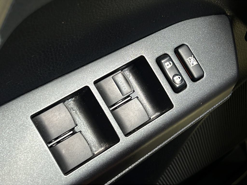 Used 2018 Toyota RAV4 XLE FWD image 19