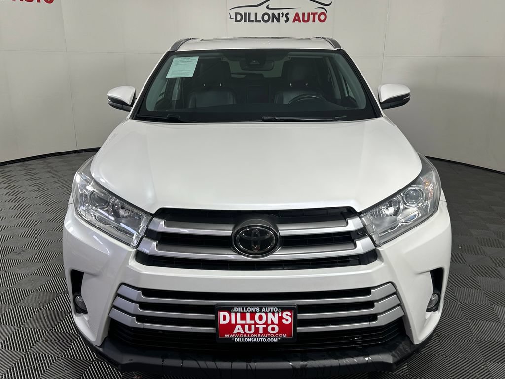 Used 2018 Toyota Highlander XLE AWD/4WD image 11