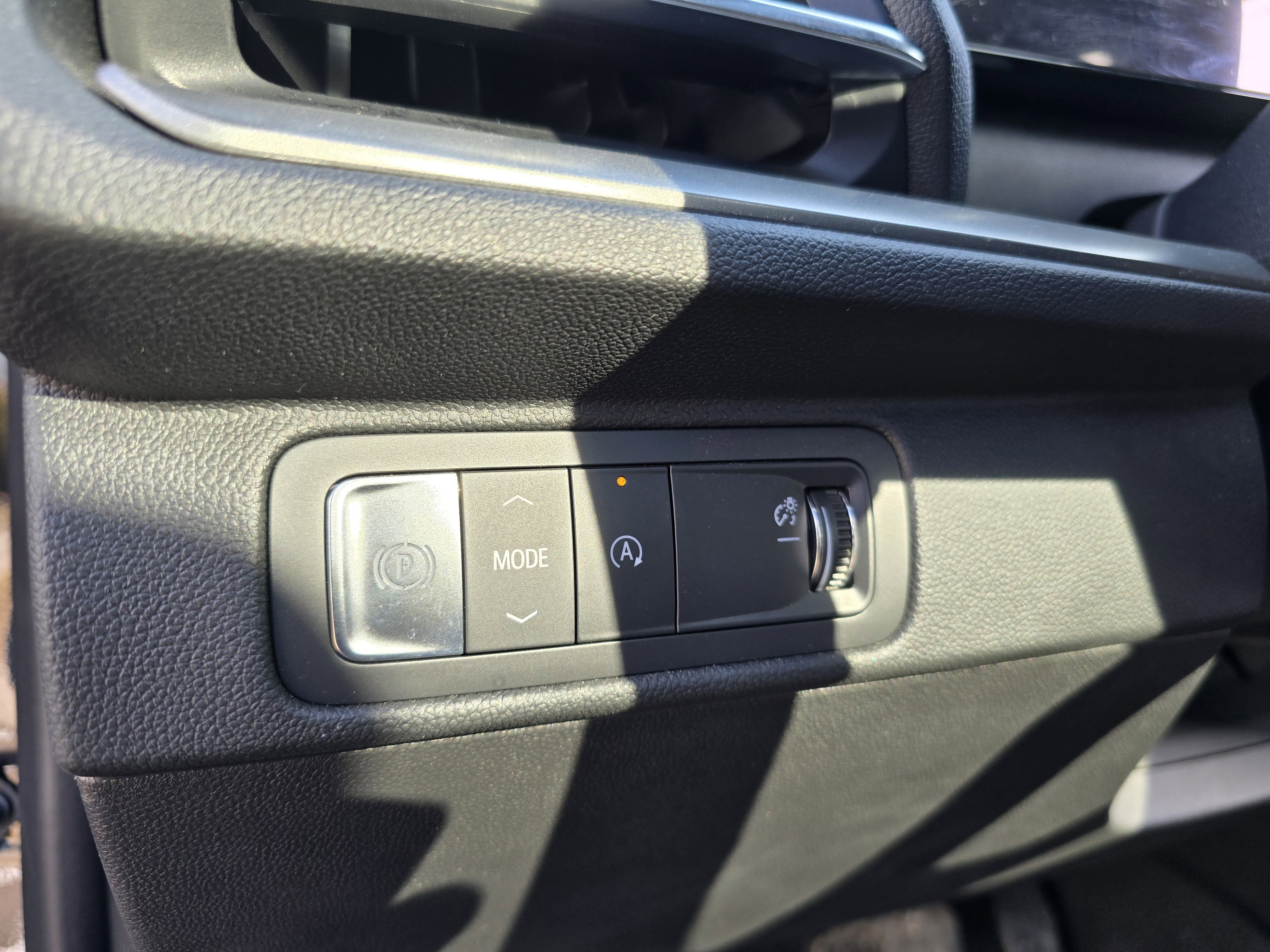 Used 2025 Chevrolet Traverse LT w/ Sun and Wheel Package image 38