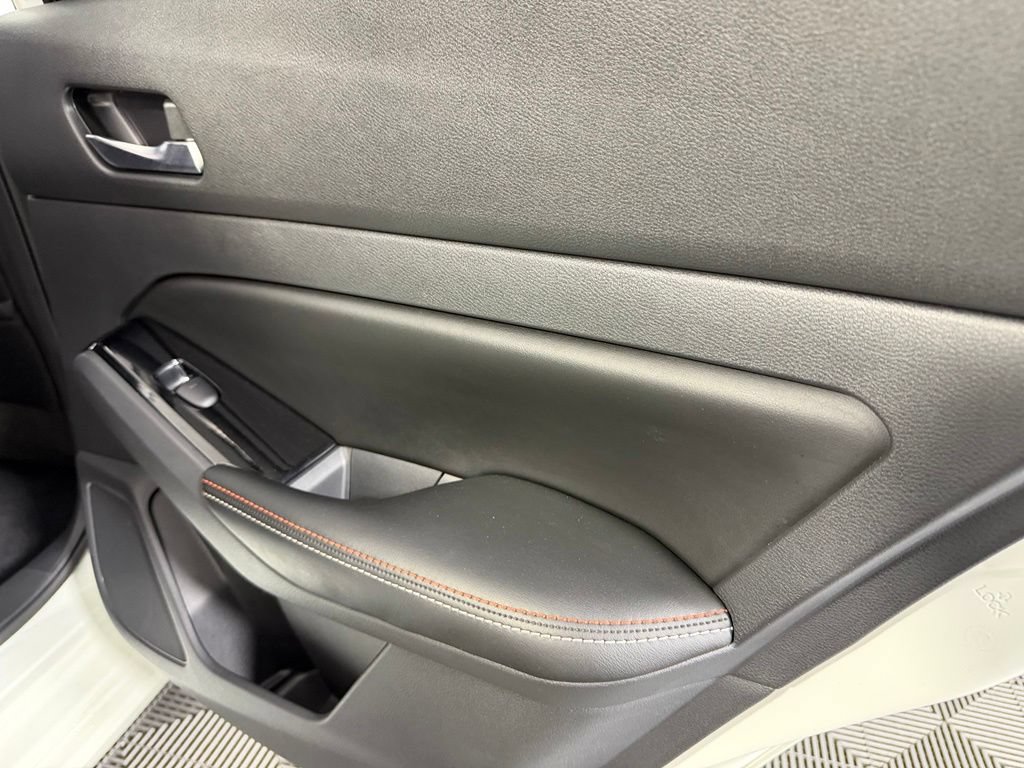 Used 2023 Nissan Altima 2.0 SR FWD image 32