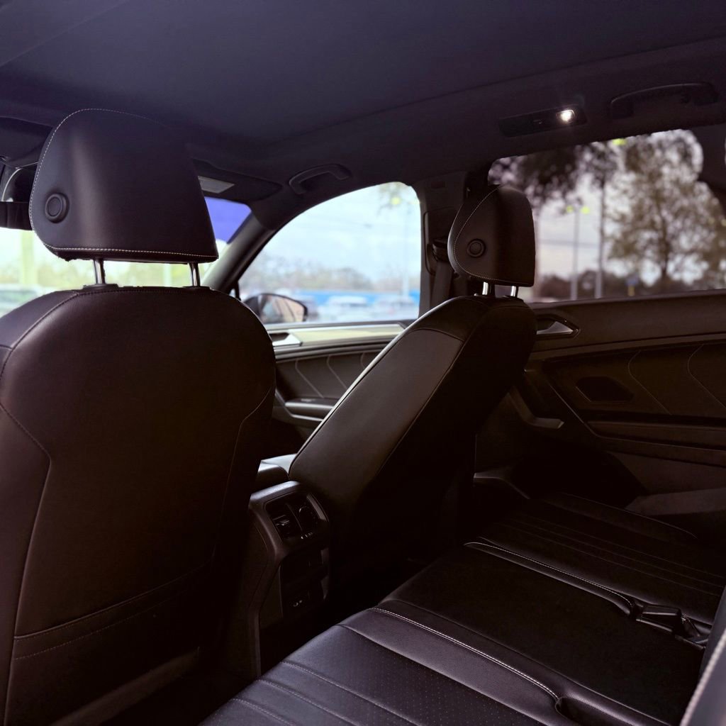 Used 2022 Volkswagen Tiguan SE R-Line image 30