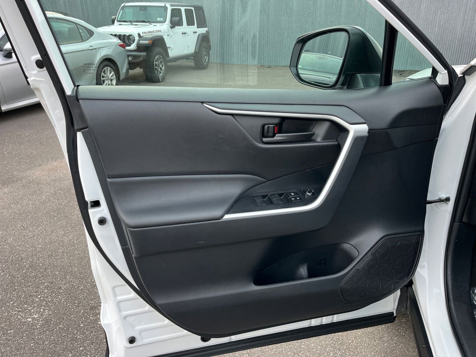 Used 2025 Toyota RAV4 LE image 20